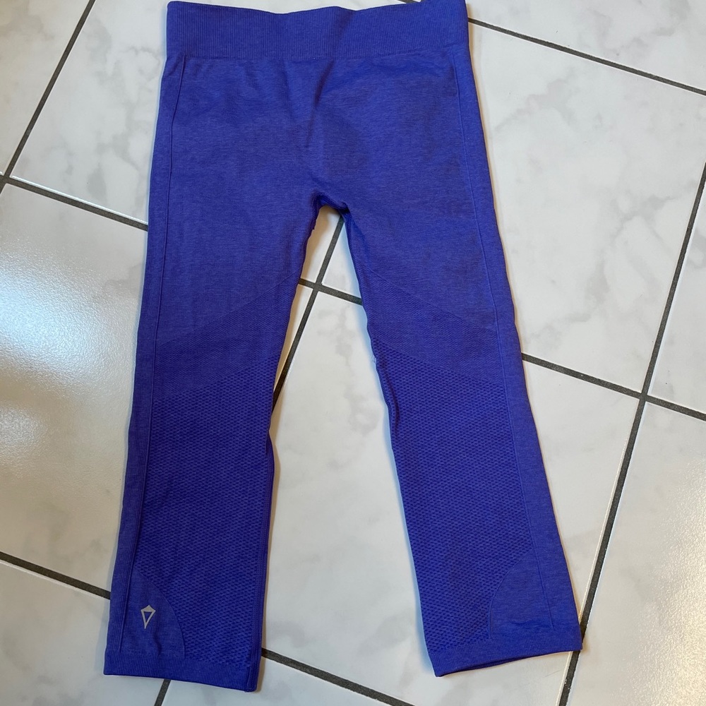 IVIVVA- girls 12 seamless purple crop leggings